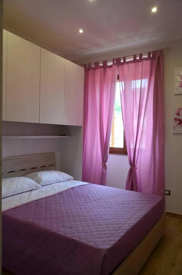 Le Scalette Bed and Breakfast Λα Μανταλένα